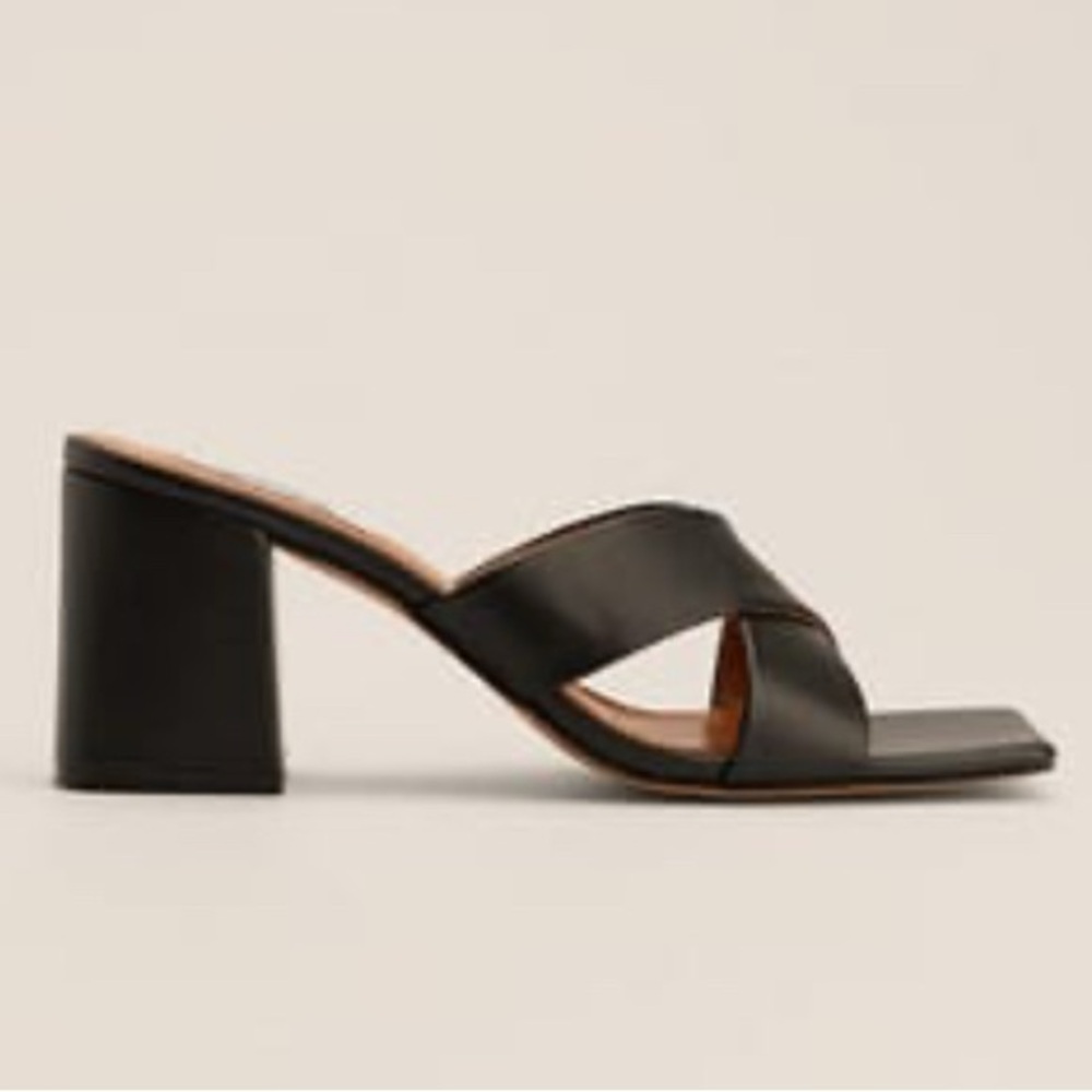 Juliet Holy, sz 8, criss cross straps, 3" heel, black, square toe! NWB​​​